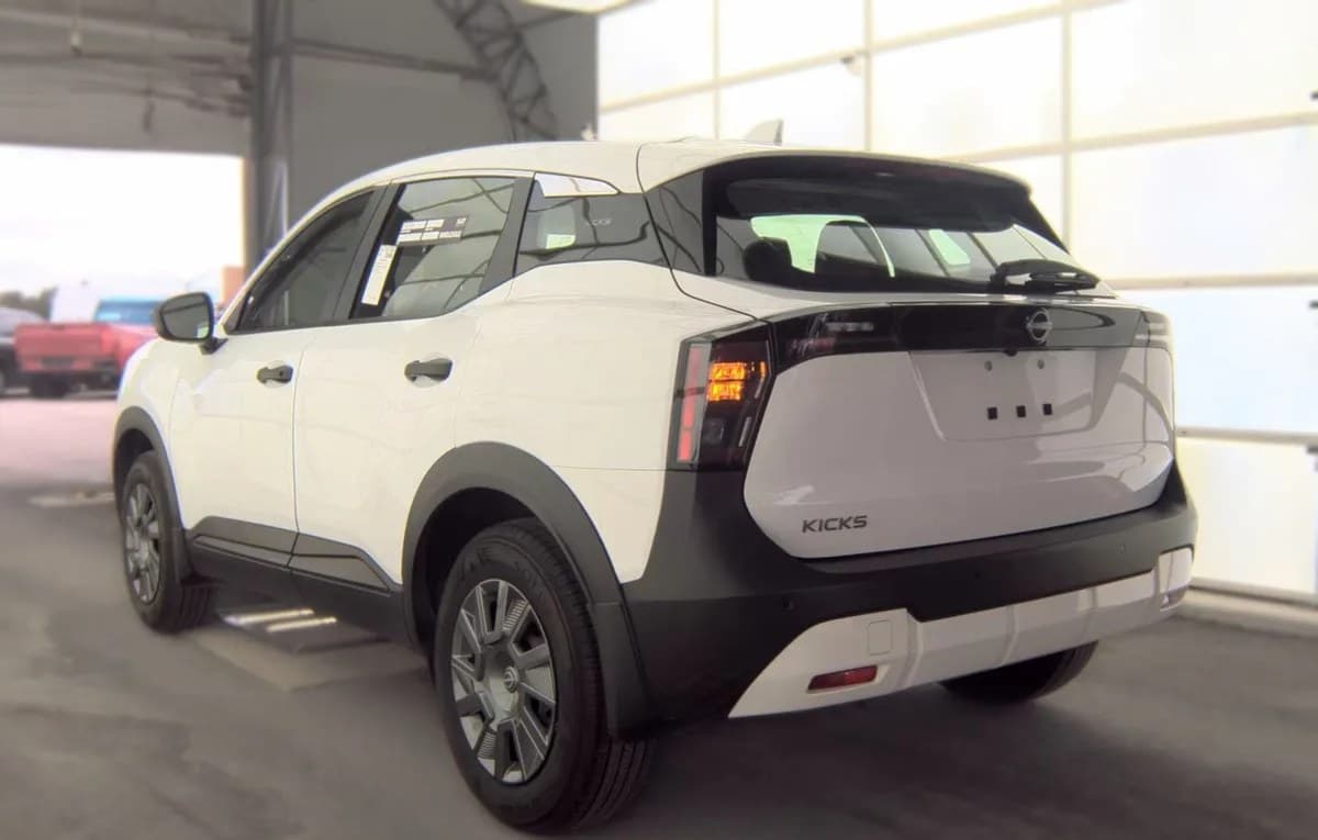2025 NISSAN KICKS S 5