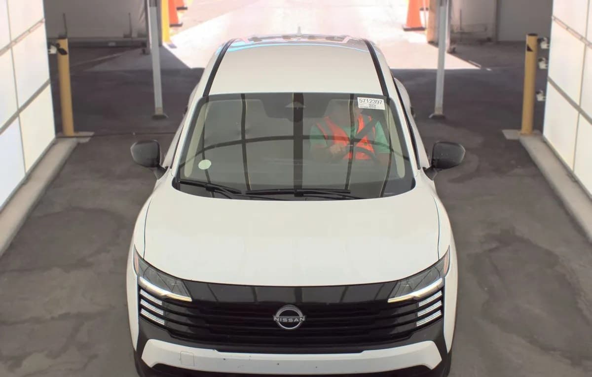 2025 NISSAN KICKS S 3