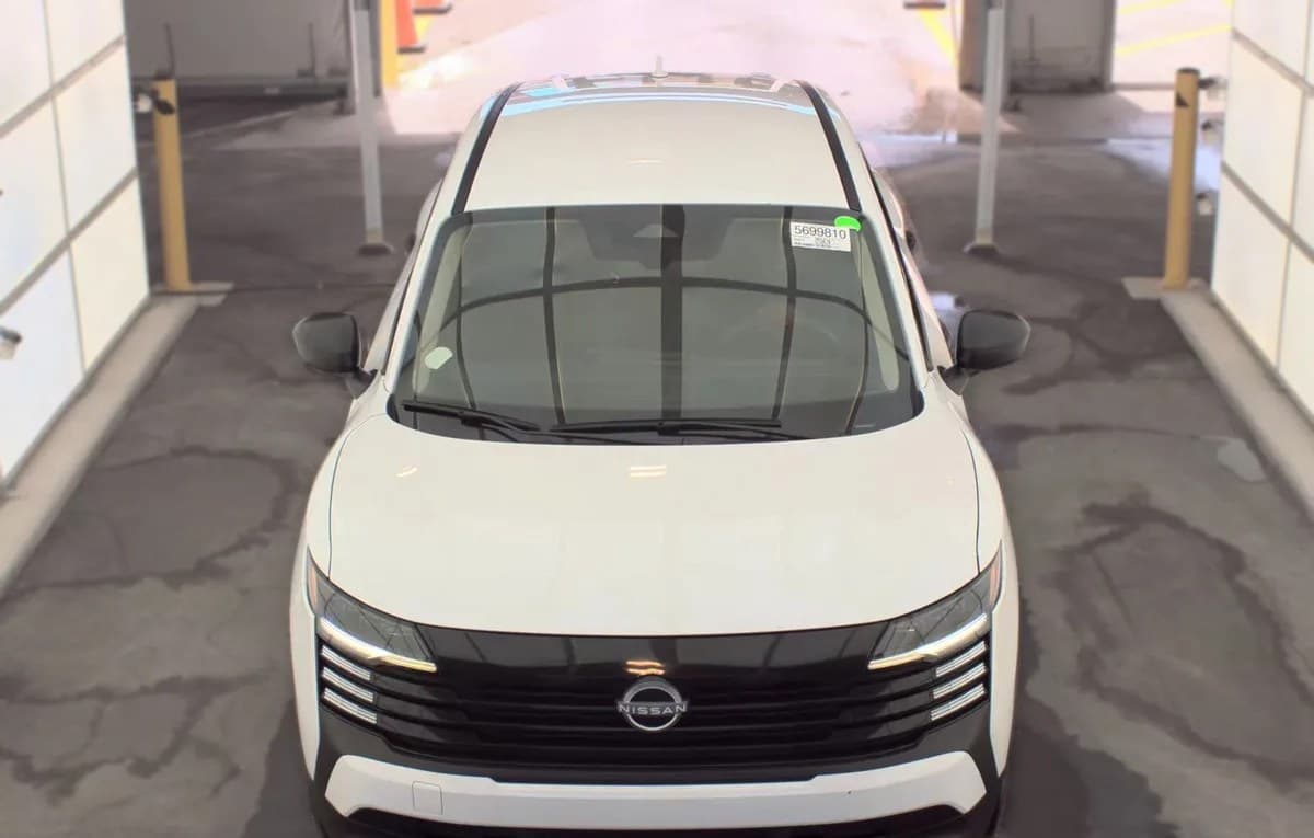 2025 NISSAN KICKS S 3