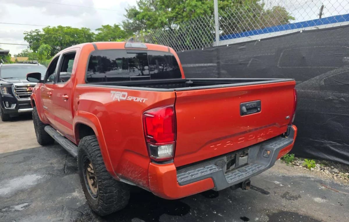 2017 TOYOTA TACOMA TRD SPORT CREW CAB MEDIUM BED 3