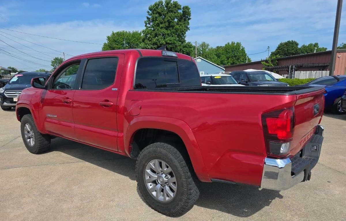 2018 TOYOTA TACOMA SR5 CREW CAB MEDIUM BED 3