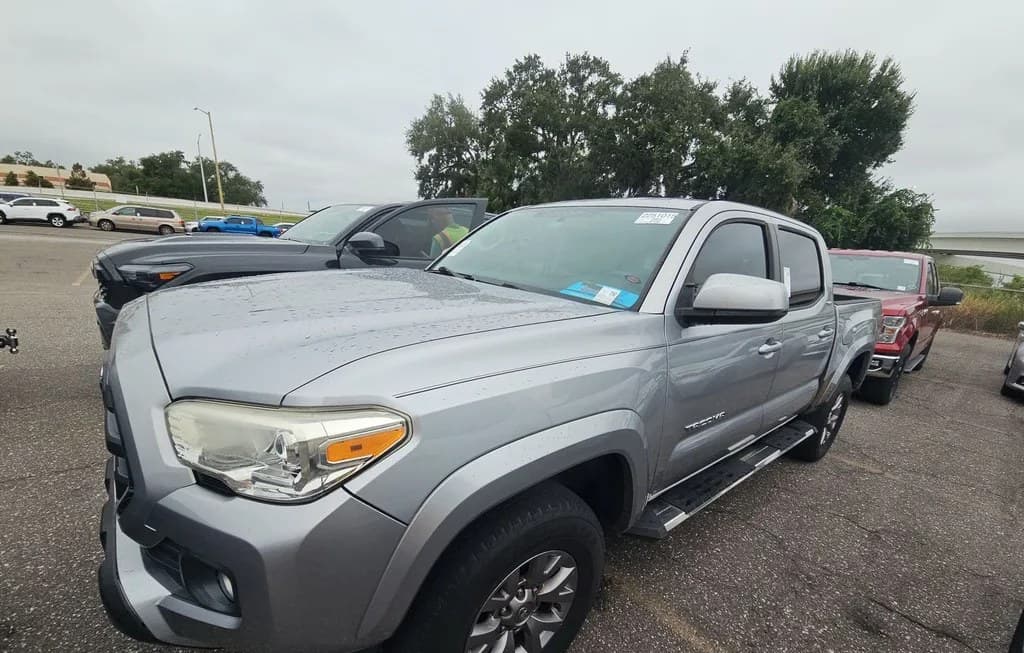 2017 TOYOTA TACOMA SR5 CREW CAB MEDIUM BED