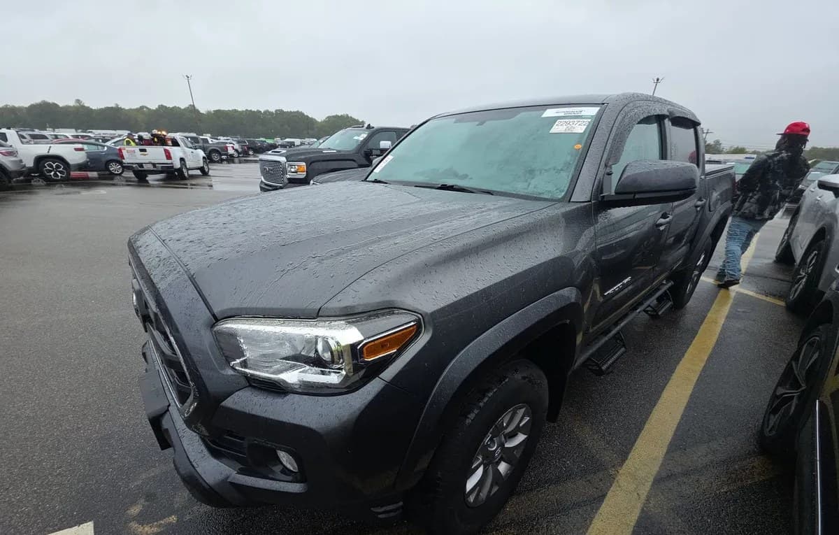 2017 TOYOTA TACOMA SR5 CREW CAB MEDIUM BED 2
