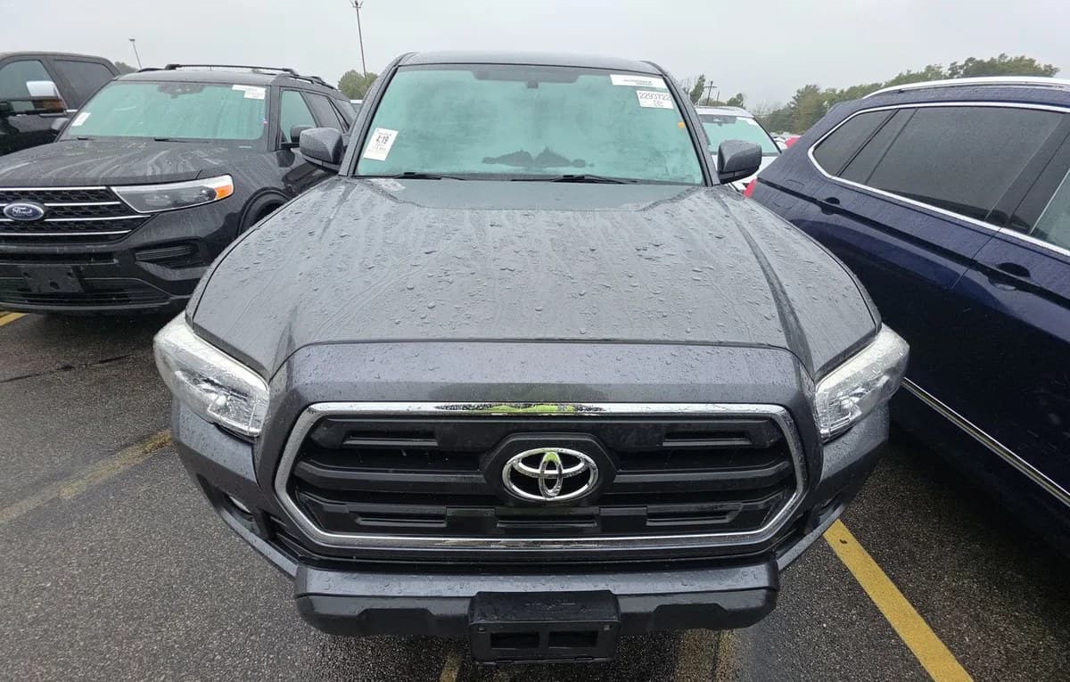 2017 TOYOTA TACOMA SR5 CREW CAB MEDIUM BED 3