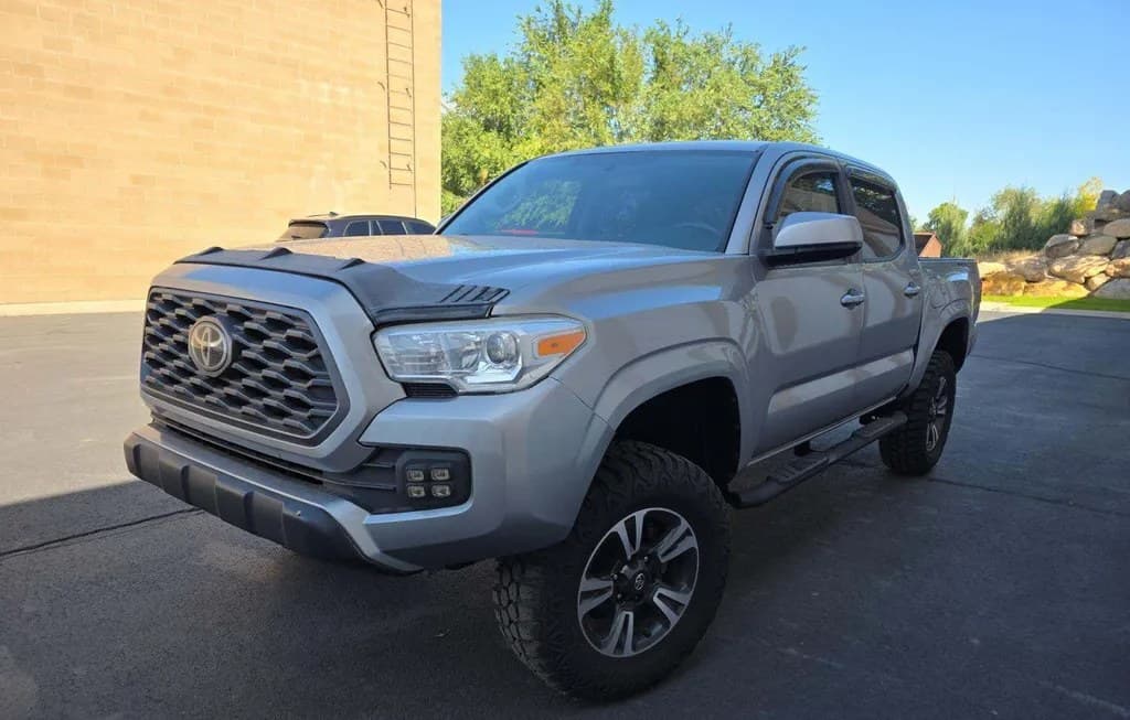 2017 TOYOTA TACOMA SR CREW CAB MEDIUM BED