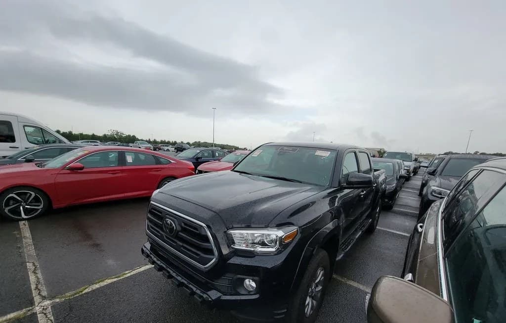 2018 TOYOTA TACOMA SR5