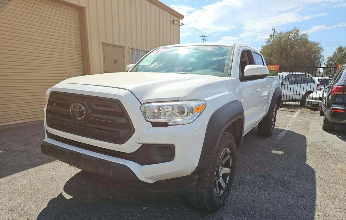 2019 TOYOTA TACOMA SR CREW CAB MEDIUM BED 2