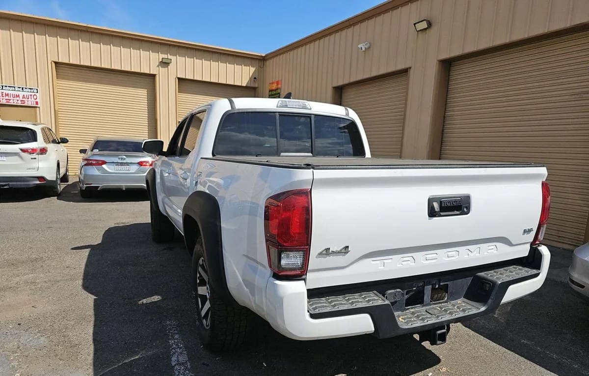 2019 TOYOTA TACOMA SR CREW CAB MEDIUM BED 3