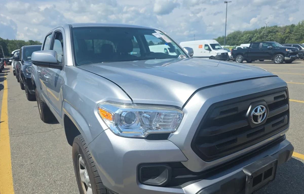 2017 TOYOTA TACOMA SR CREW CAB MEDIUM BED 4