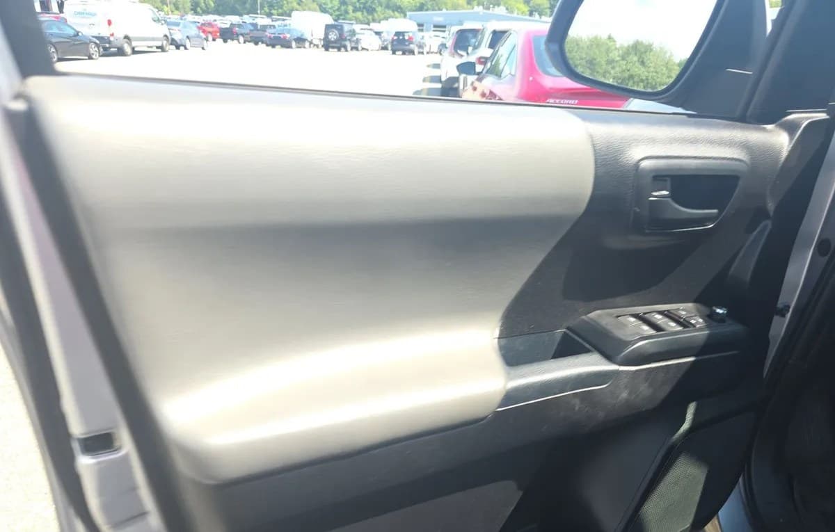 2017 TOYOTA TACOMA SR CREW CAB MEDIUM BED 6