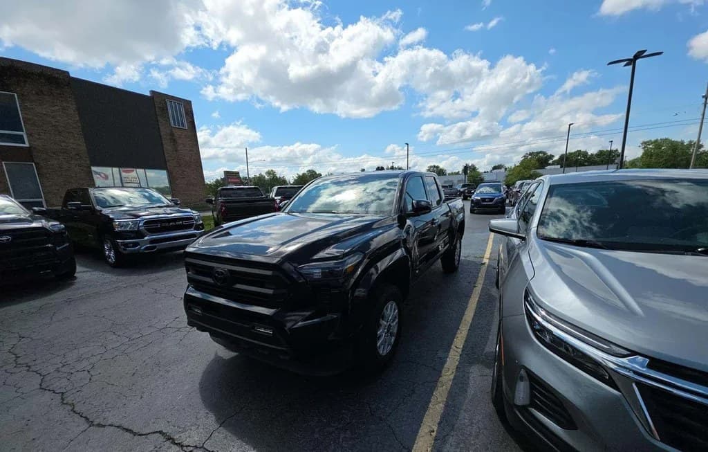 2025 TOYOTA TACOMA SR5 CREW CAB MEDIUM BED