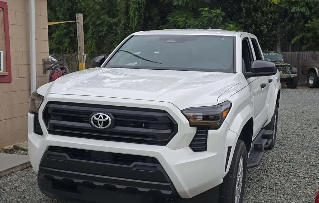 2024 TOYOTA TACOMA SR CREW CAB MEDIUM BED