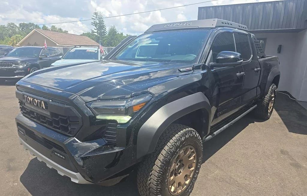 2026 TOYOTA TACOMA I-FORCE MAX TRAILHUNTER CREW CAB LONG BED