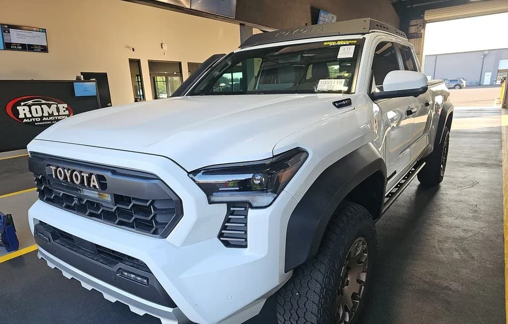 2026 TOYOTA TACOMA I-FORCE MAX TRAILHUNTER CREW CAB LONG BED