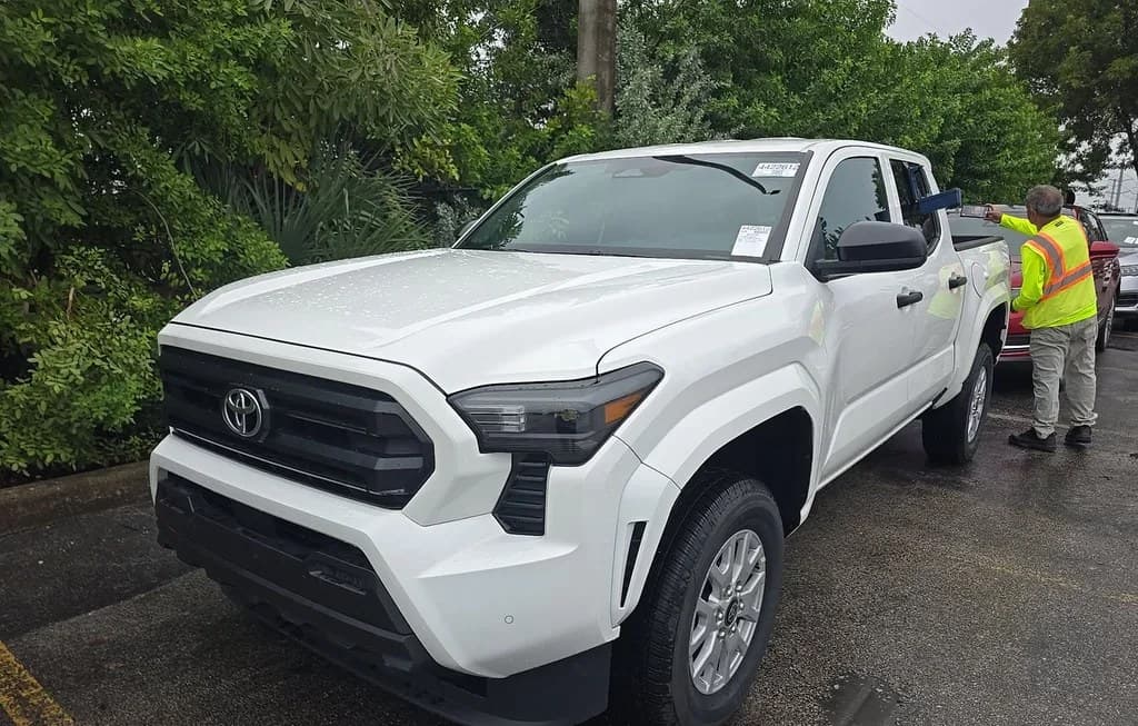 2025 TOYOTA TACOMA SR CREW CAB MEDIUM BED