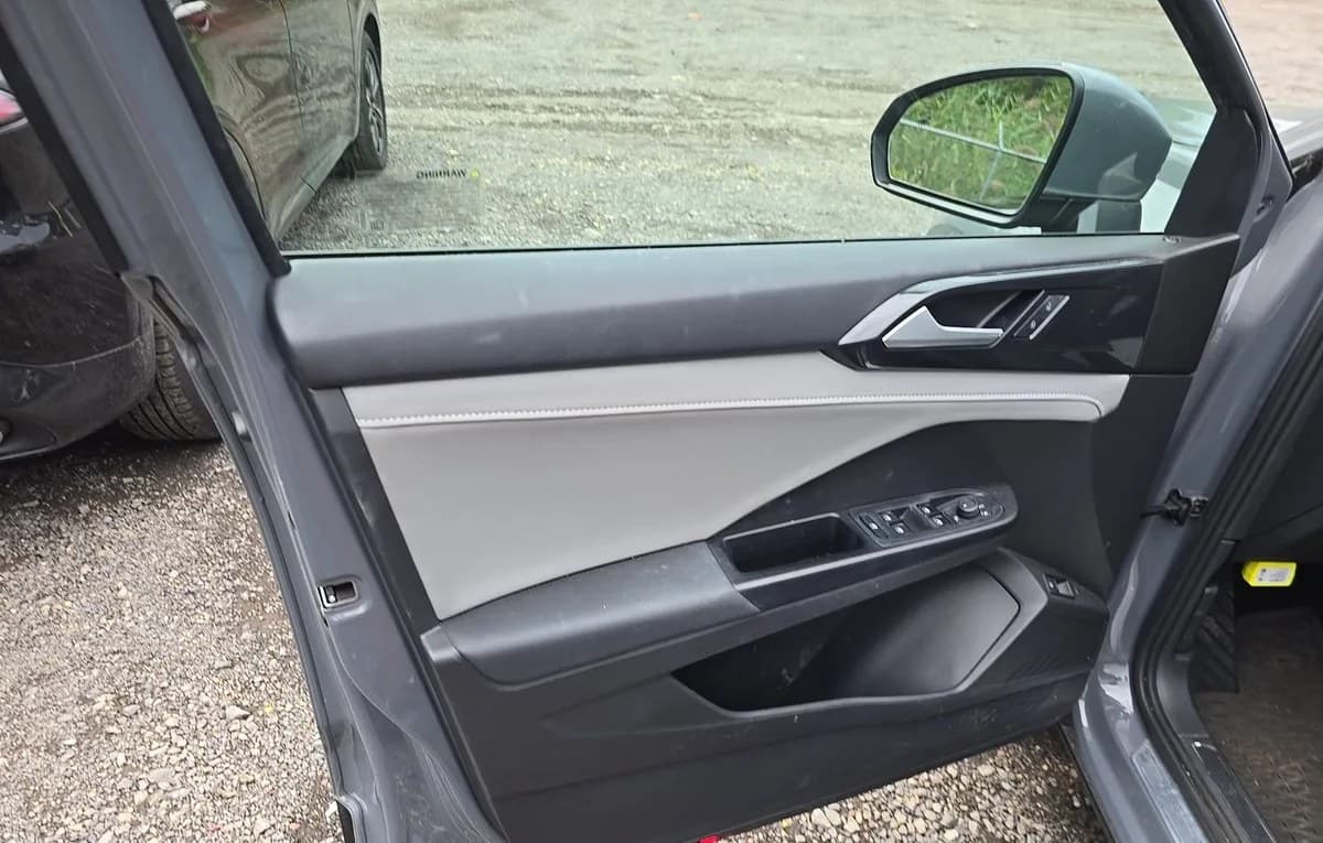 2022 VOLKSWAGEN TAOS SEL 6