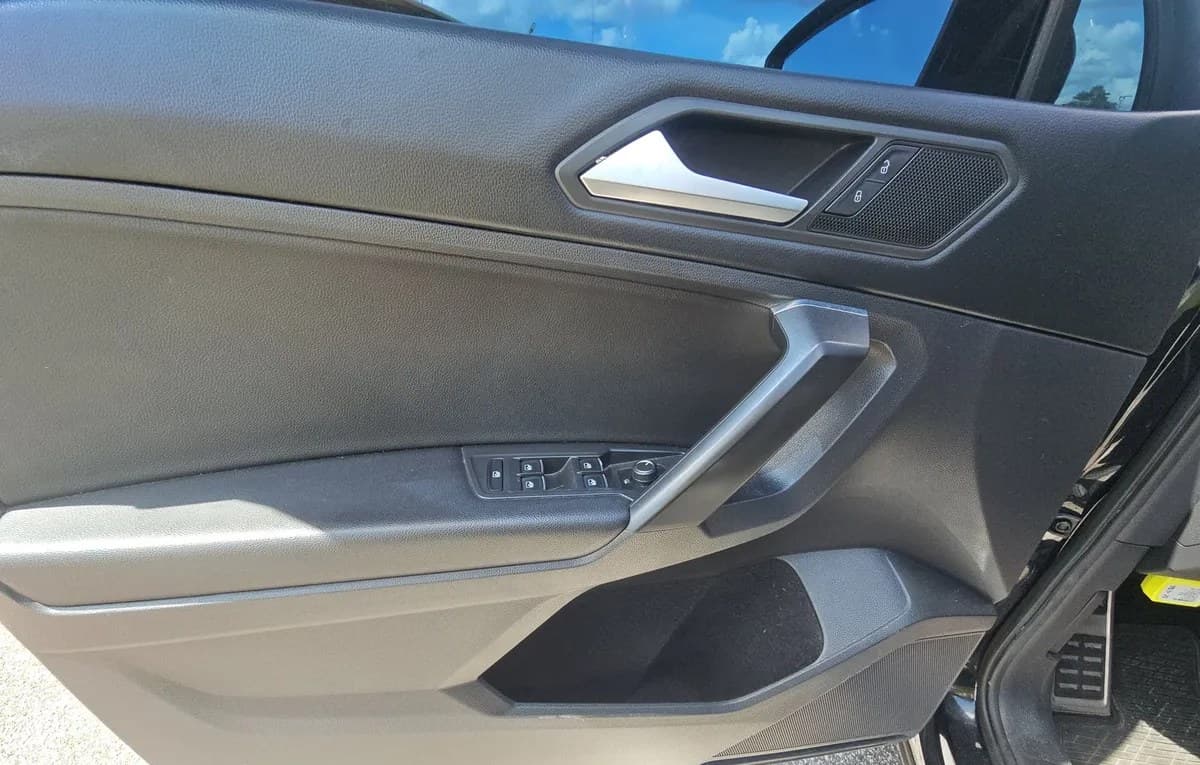 2021 VOLKSWAGEN TIGUAN 2.0T SE 6