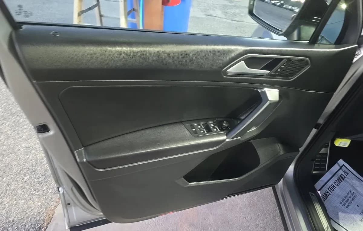 2020 VOLKSWAGEN TIGUAN 2.0T SE R-LINE Black 6