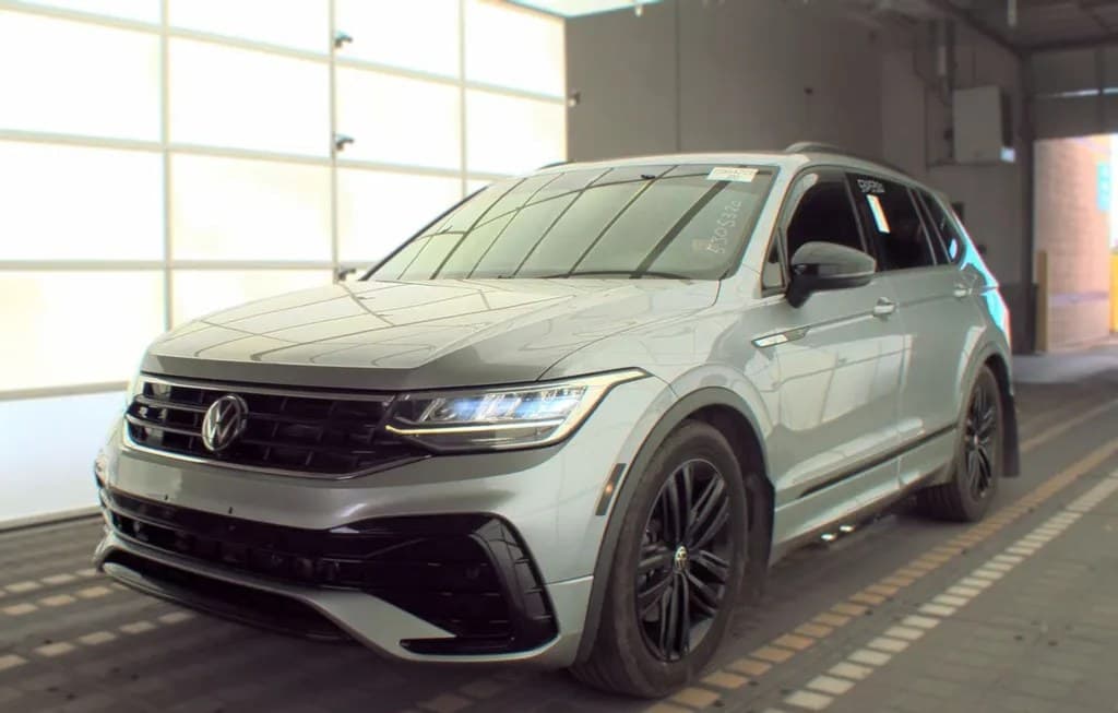 2022 VOLKSWAGEN TIGUAN SE R-LINE BLACK