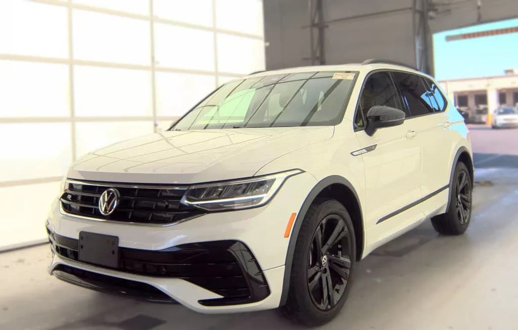 2023 VOLKSWAGEN TIGUAN SE R-LINE BLACK