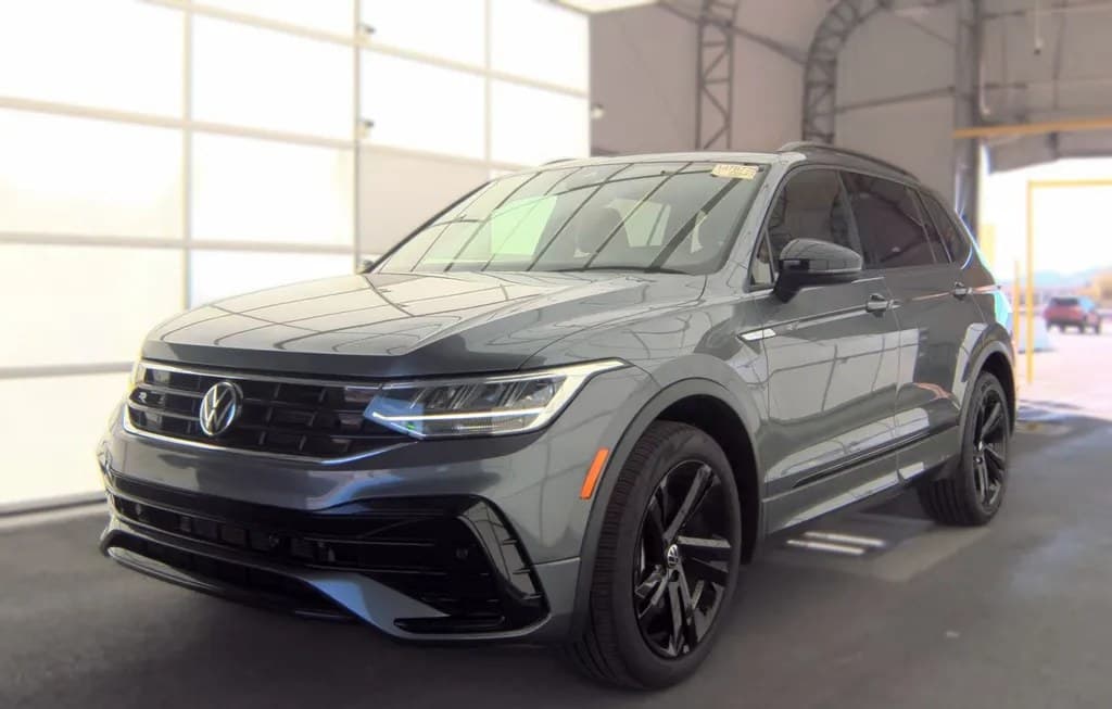 2023 VOLKSWAGEN TIGUAN SE R-LINE BLACK