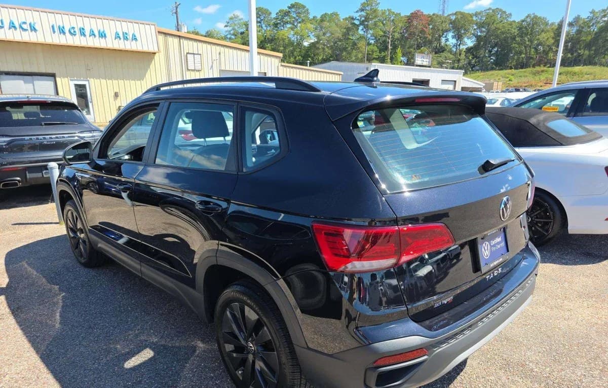 2023 VOLKSWAGEN TAOS S 3