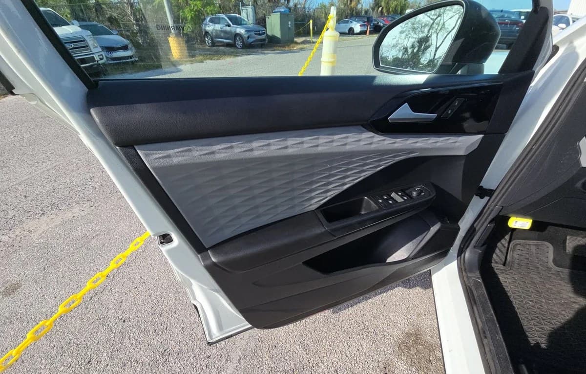 2022 VOLKSWAGEN TAOS S 6