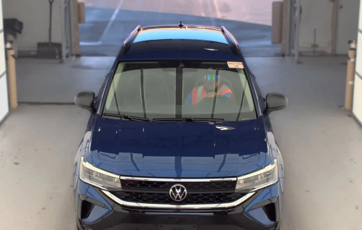 2023 VOLKSWAGEN TAOS S 3