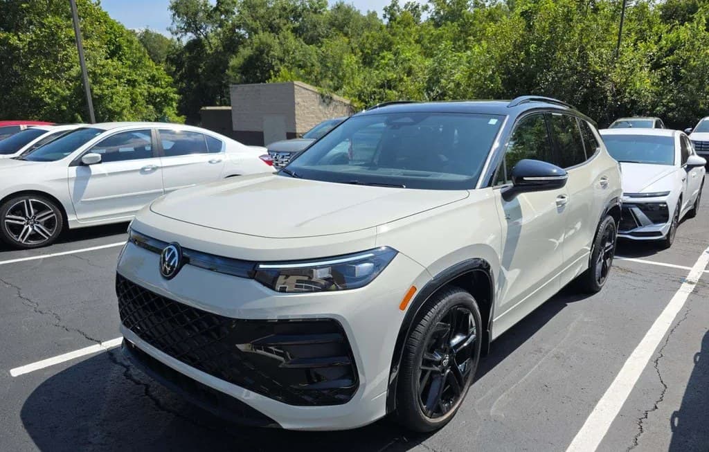 2026 VOLKSWAGEN TIGUAN SE R-LINE BLACK