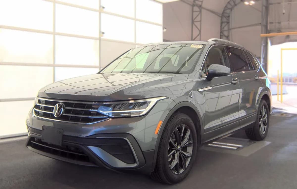 2023 VOLKSWAGEN TIGUAN SE 2