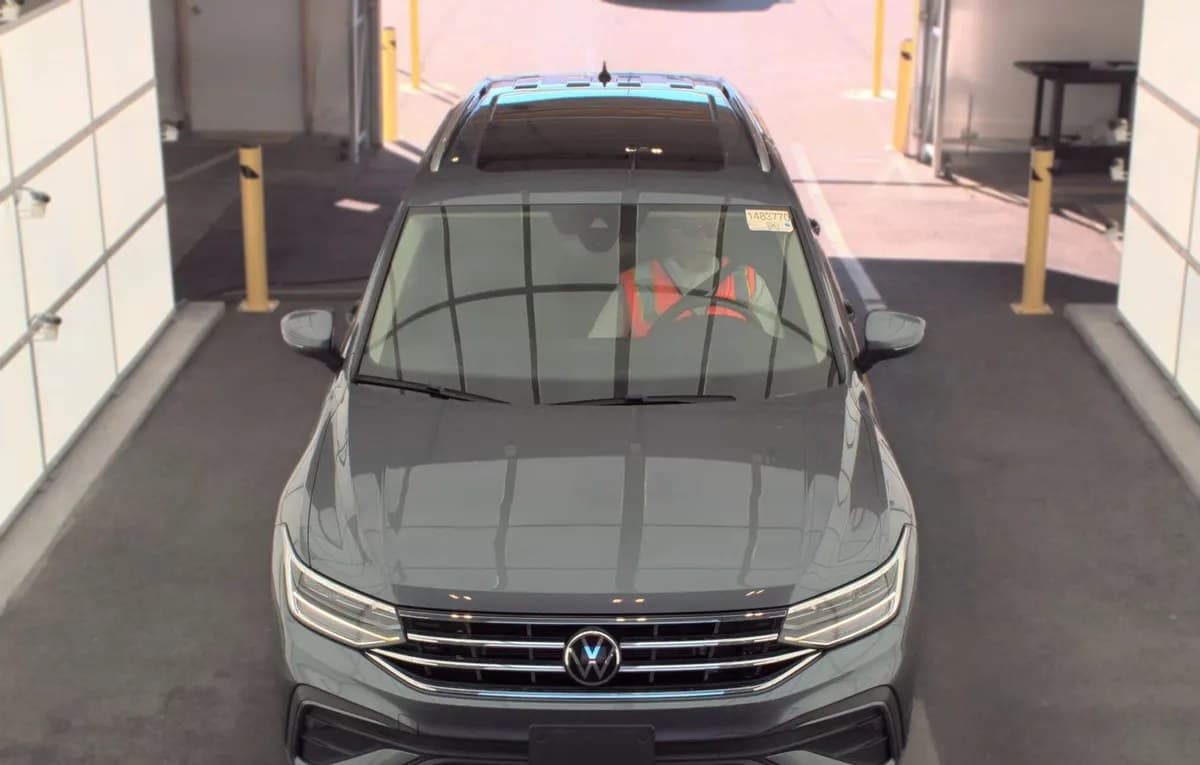 2023 VOLKSWAGEN TIGUAN SE 3