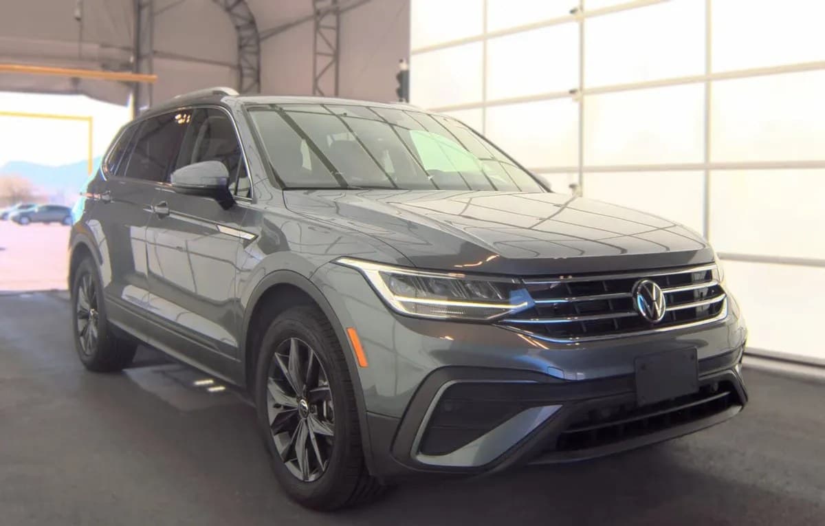 2023 VOLKSWAGEN TIGUAN SE 4