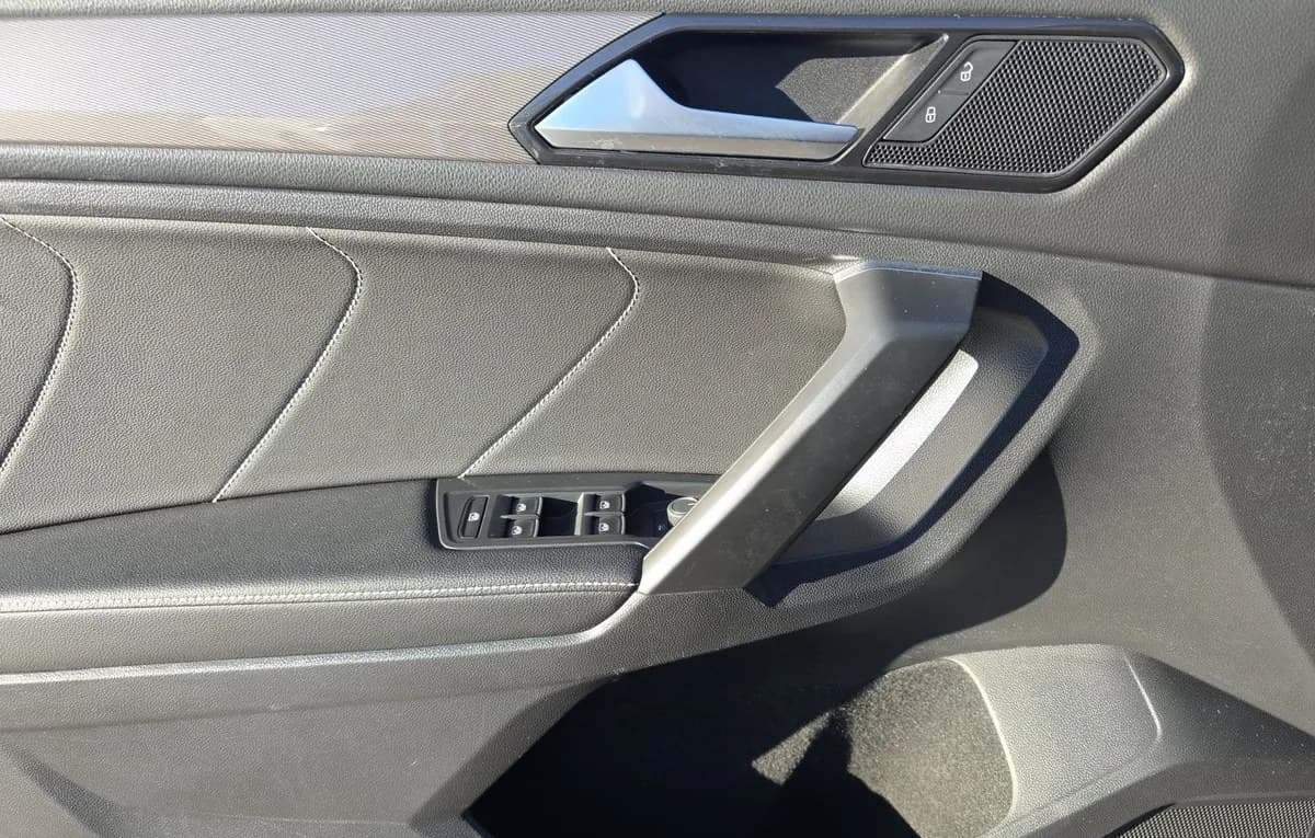 2023 VOLKSWAGEN TIGUAN SE 6