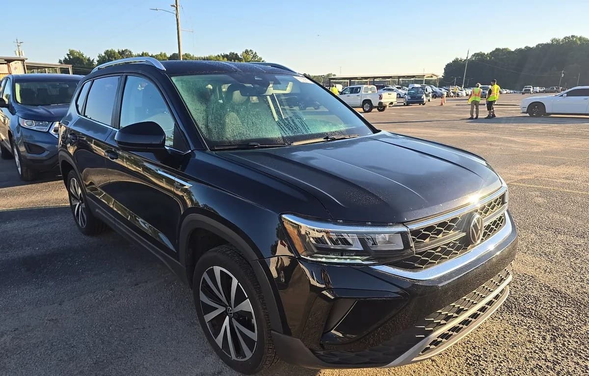 2023 VOLKSWAGEN TAOS SE 4