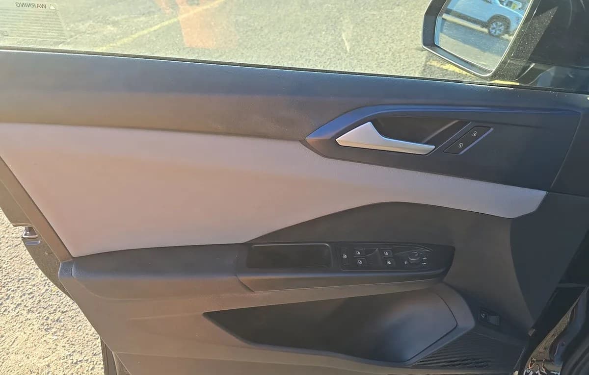 2023 VOLKSWAGEN TAOS SE 6