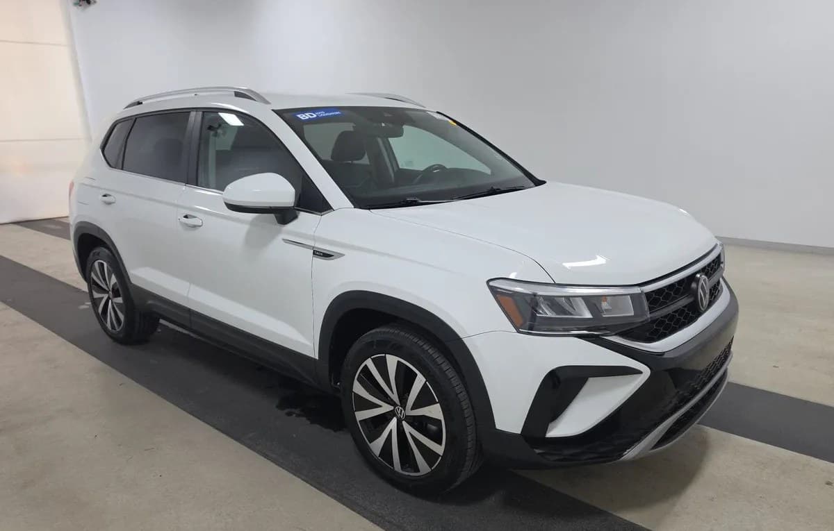 2023 VOLKSWAGEN TAOS SE 4