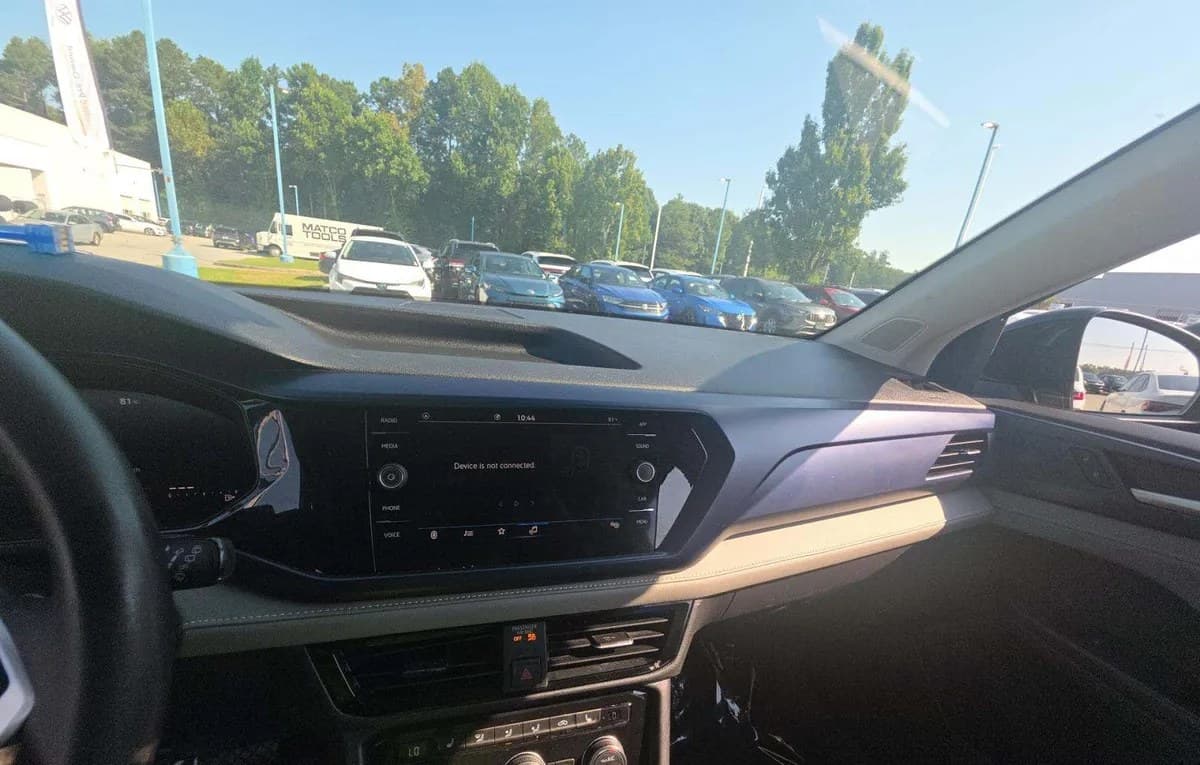 2024 VOLKSWAGEN TAOS SE 7