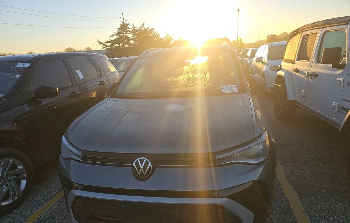 2025 VOLKSWAGEN TAOS SE 3