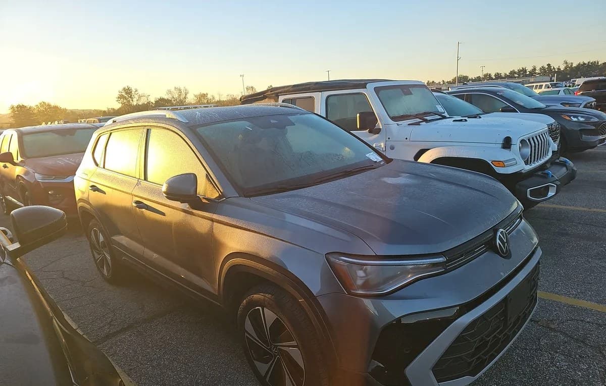2025 VOLKSWAGEN TAOS SE 4