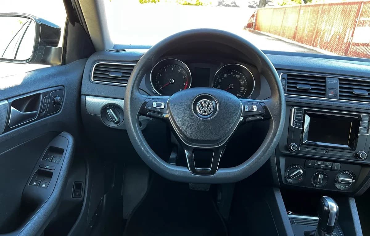 2017 VOLKSWAGEN JETTA 1.4T S 6