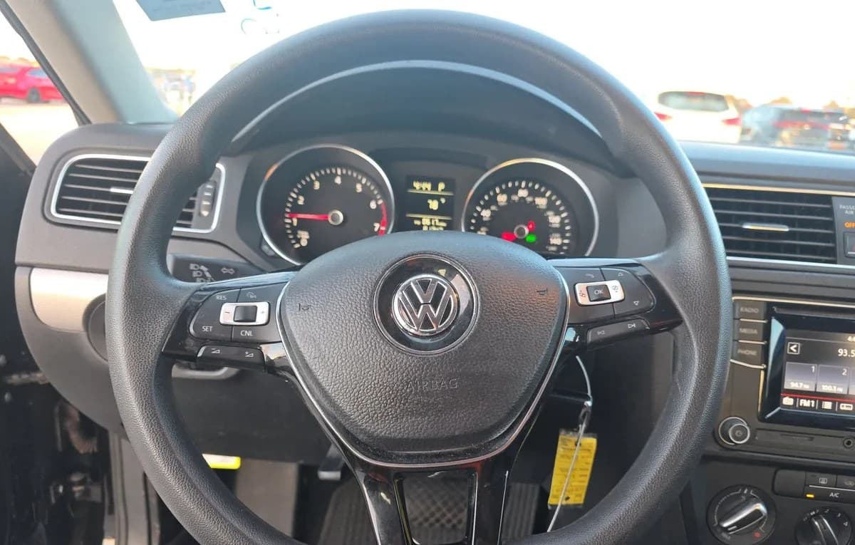 2017 VOLKSWAGEN JETTA 1.4T S 6