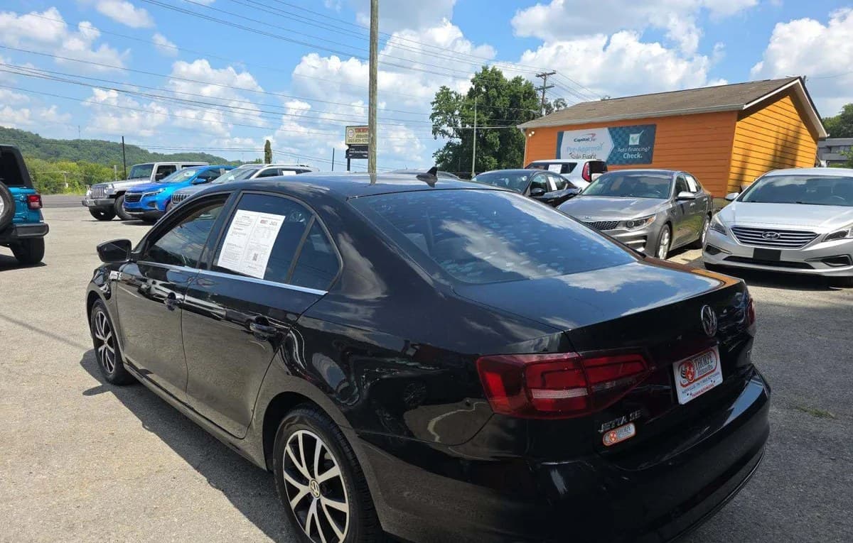 2017 VOLKSWAGEN JETTA SE 3