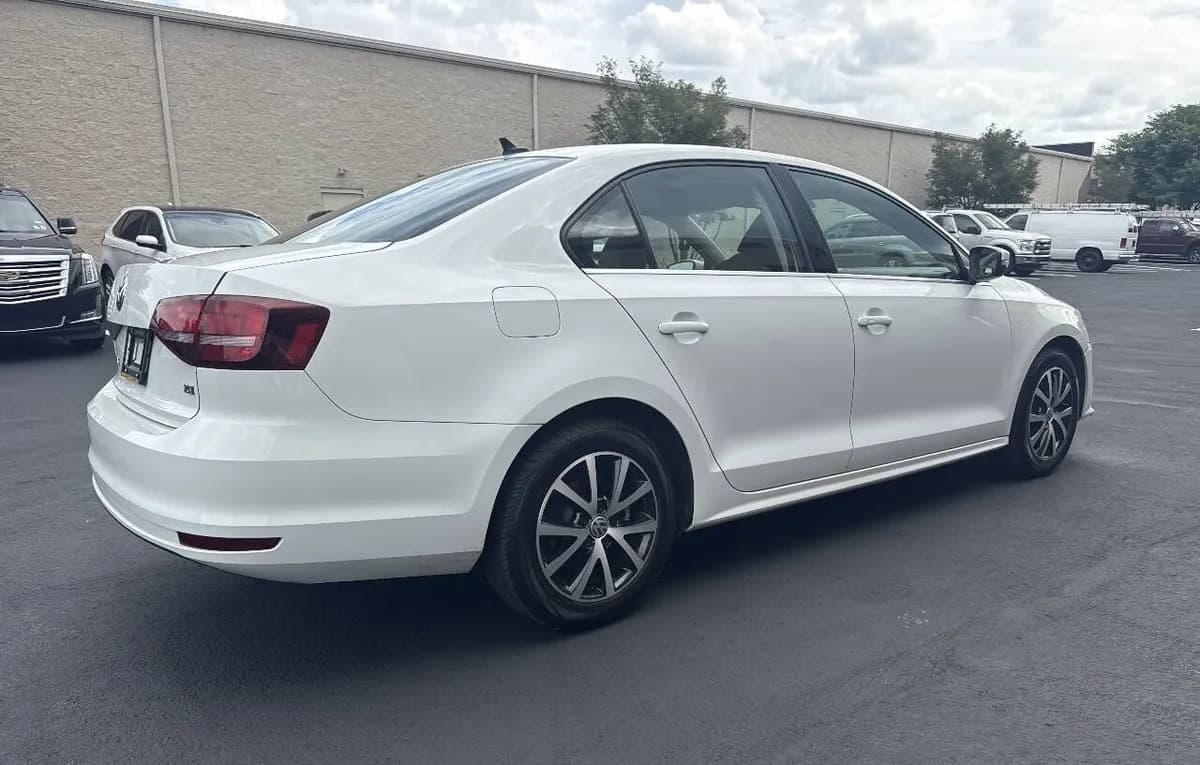 2017 VOLKSWAGEN JETTA SE 6