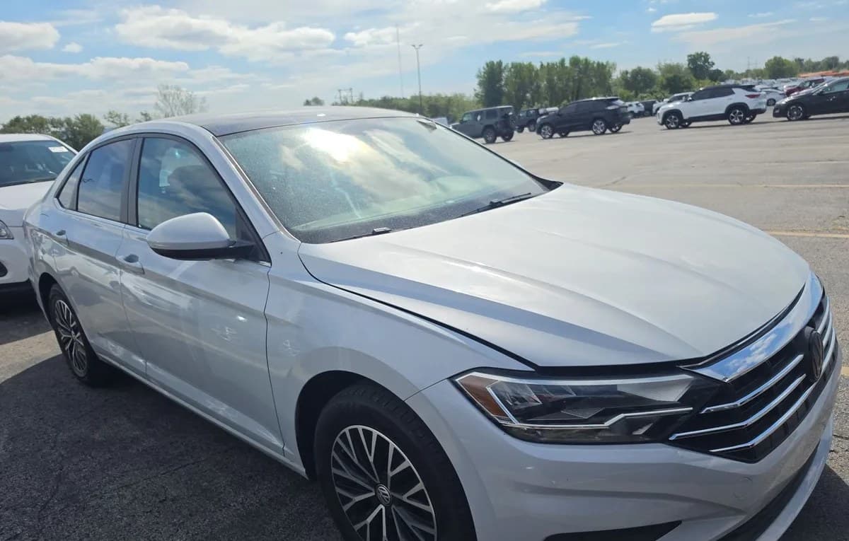 2019 VOLKSWAGEN JETTA SE 4