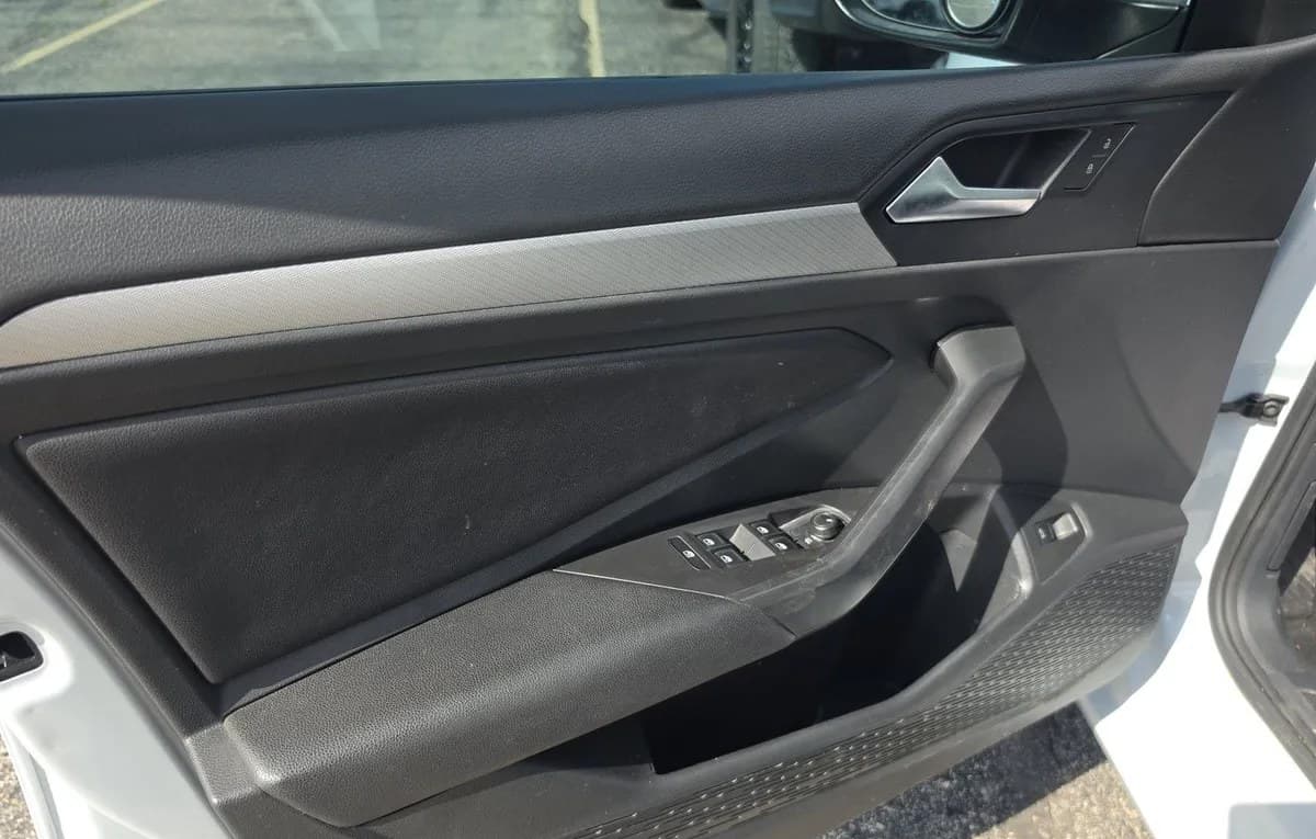 2019 VOLKSWAGEN JETTA SE 6