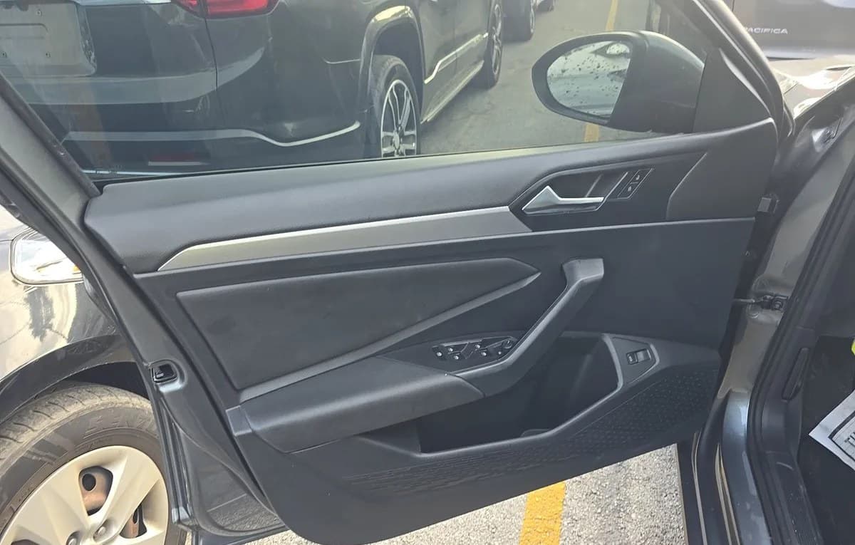 2019 VOLKSWAGEN JETTA SE 6