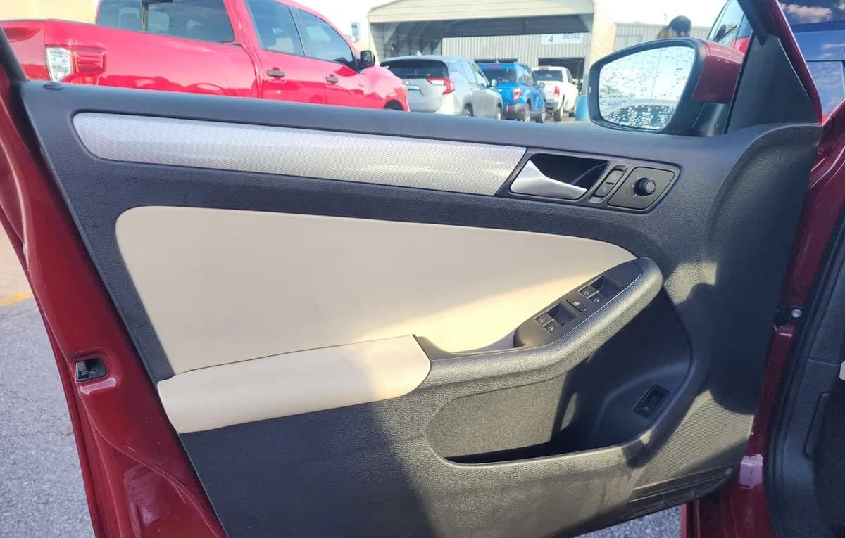 2017 VOLKSWAGEN JETTA 1.4T SE 6