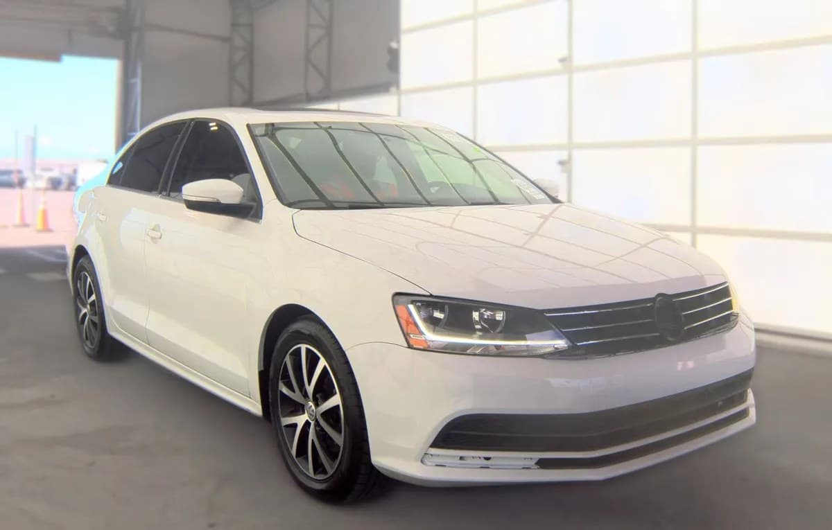 2017 VOLKSWAGEN JETTA SE 4