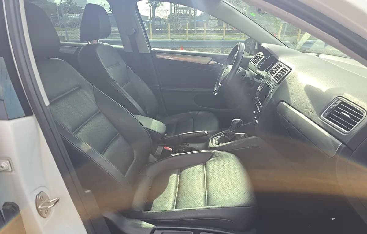 2017 VOLKSWAGEN JETTA SE 5