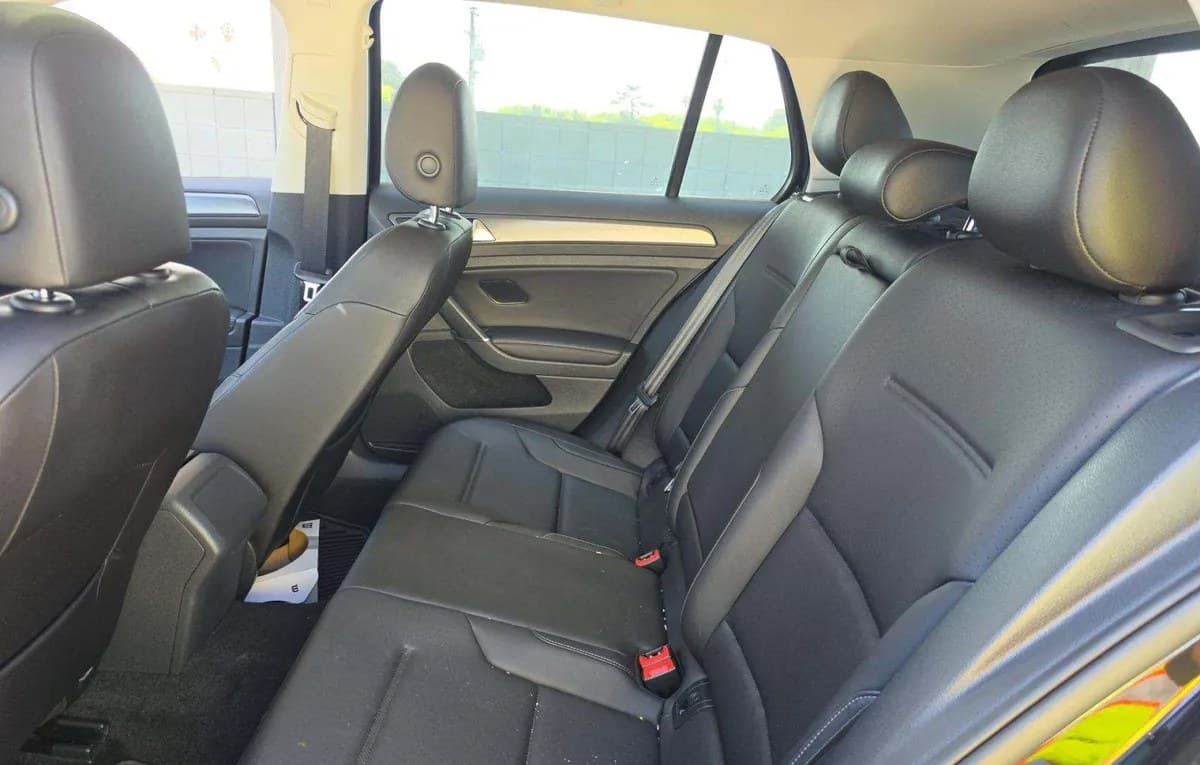 2018 VOLKSWAGEN GOLF SE HATCHBACK 7